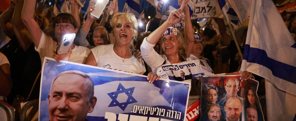 welcome to the bibists these unconditional fans of Netanyahu –