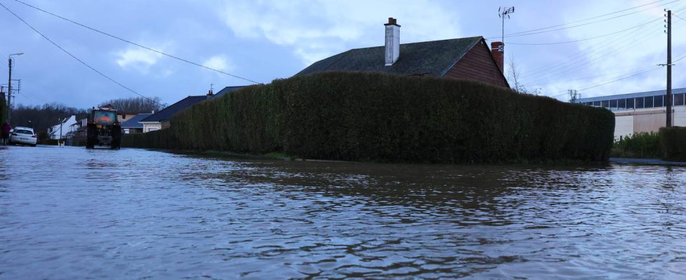 2 departments on orange flood alert on Saturday wave submersion alert