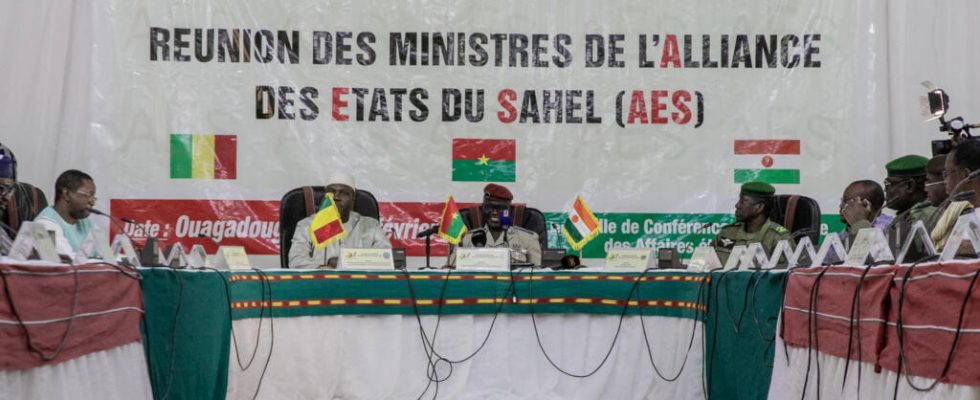 AES ministers gathered in Ouagadougou to create a confederation