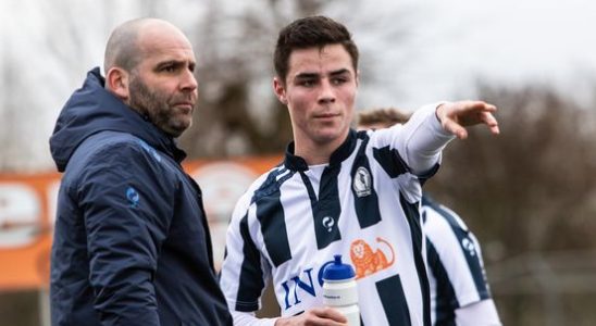 Amateur football transfers Vogels also picks up Van Gorkom from