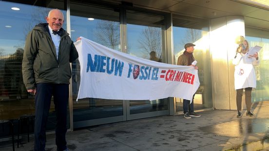 Another mass blockade of Utrecht city center by climate activists