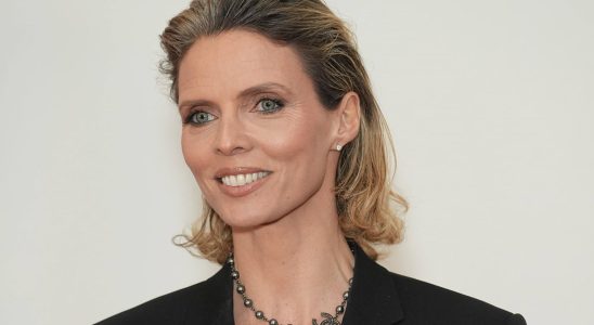 At 45 Sylvie Tellier reveals her body in a bikini