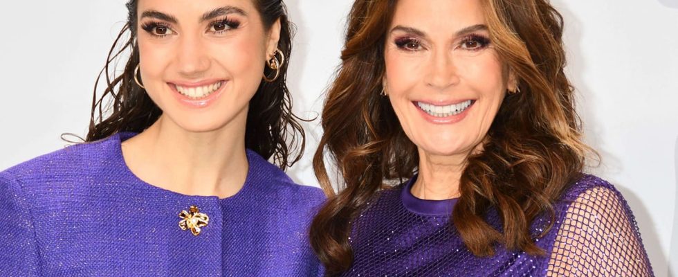 At 59 Teri Hatcher copies her 26 year old daughters beauty look