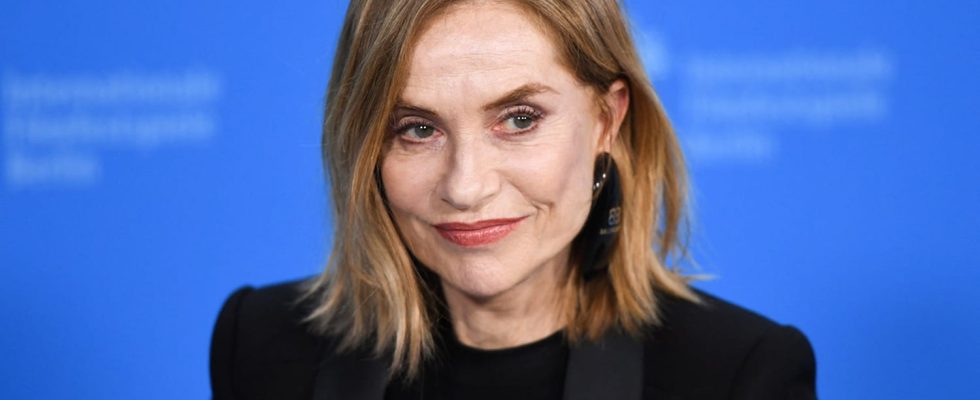 At 70 Isabelle Huppert amazes us with her beauty look