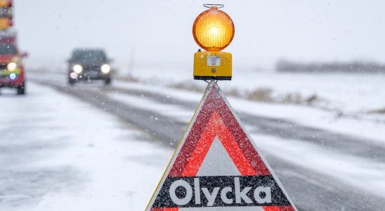 Bus with 75 passengers in the ditch in Torsby