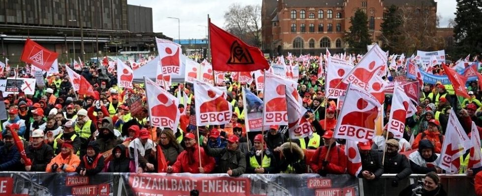 Germany unions in a strong position to defend the rights