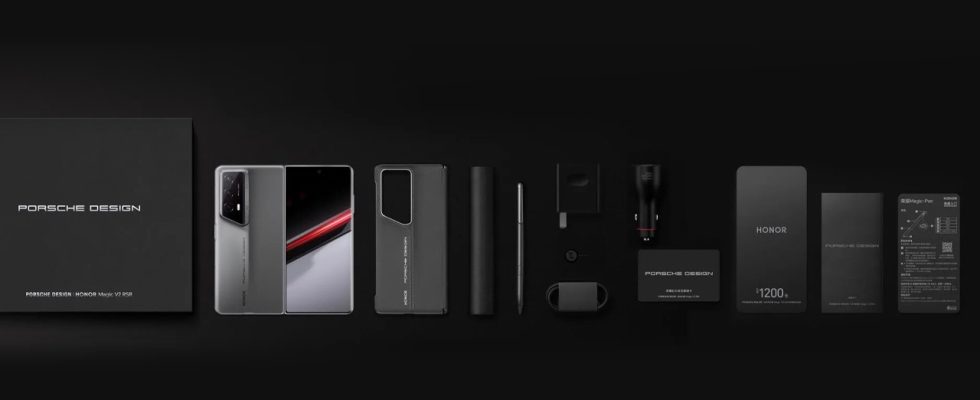 Honor Magic V2 RSR Porsche Design Features