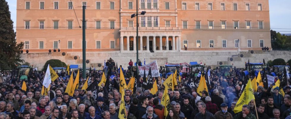 In Athens thousands of farmers make their anger heard at