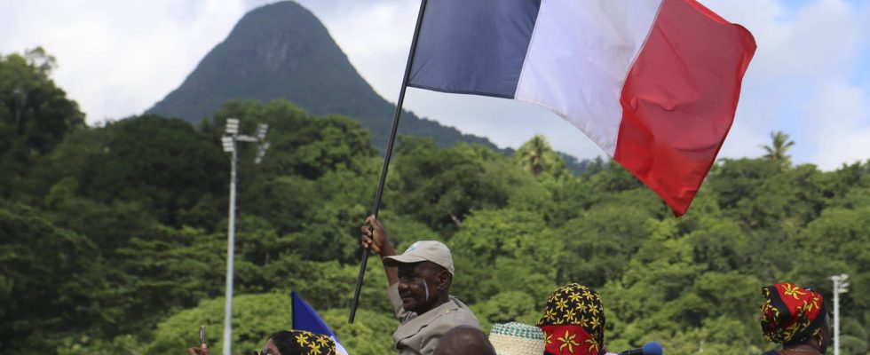 Is the abolition of land rights in Mayotte possible