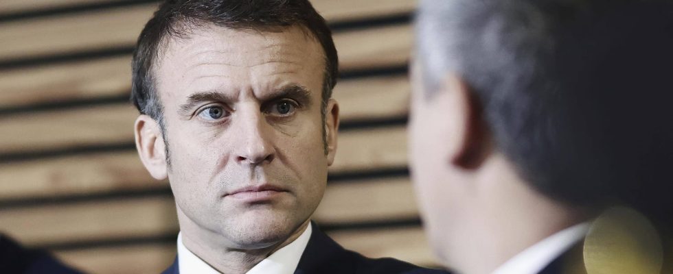 Macron annoyed and not always tender with ministers