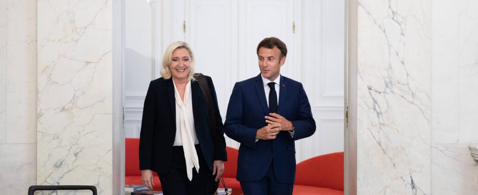 Macron finds it normal to discuss with the RN