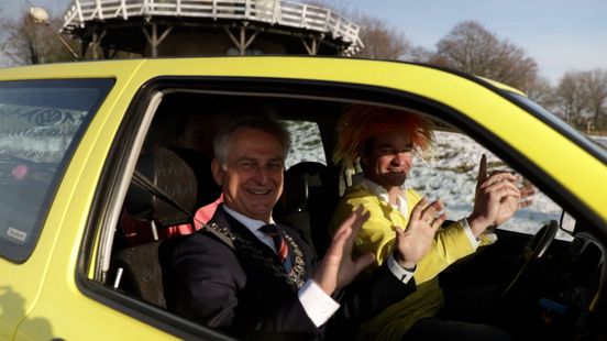 Mayor Soest makes a carnival cracker If you are given