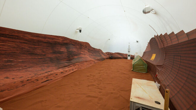 NASA is looking for volunteers to live in a Mars