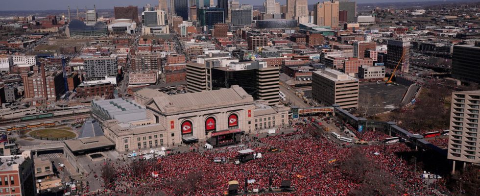 One dead after shooting at Super Bowl parade in Kansas