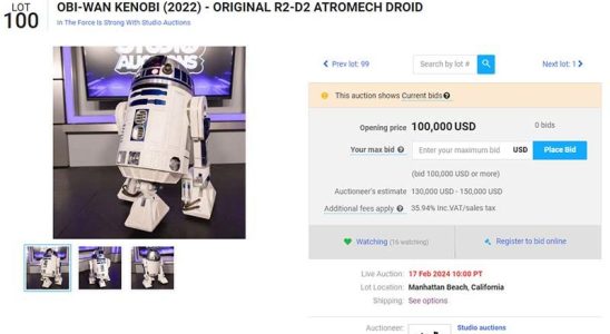 Original R2 D2 Up for Auction for 100000