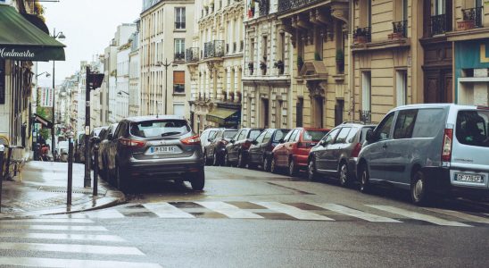 Parking near a pedestrian crossing can cost 575 euros here