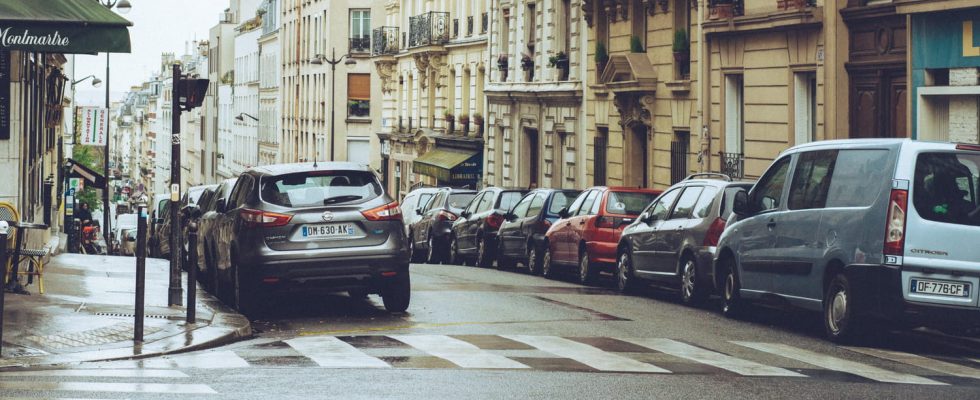 Parking near a pedestrian crossing can cost 575 euros here