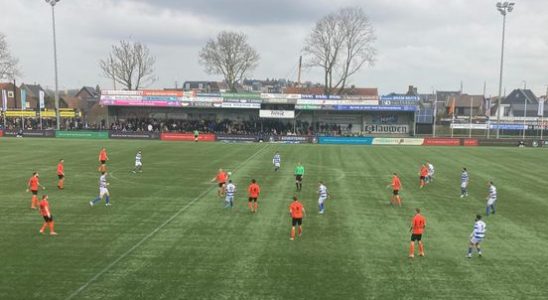 Spakenburg fights to a point football spectacle at regional derby