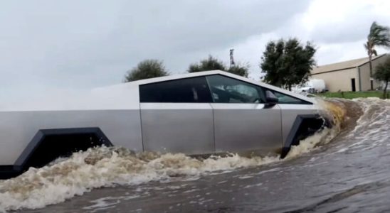 Tesla Cybertruck driven on severely flooded road