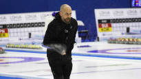 The mysterious watering can is the guru of the curling