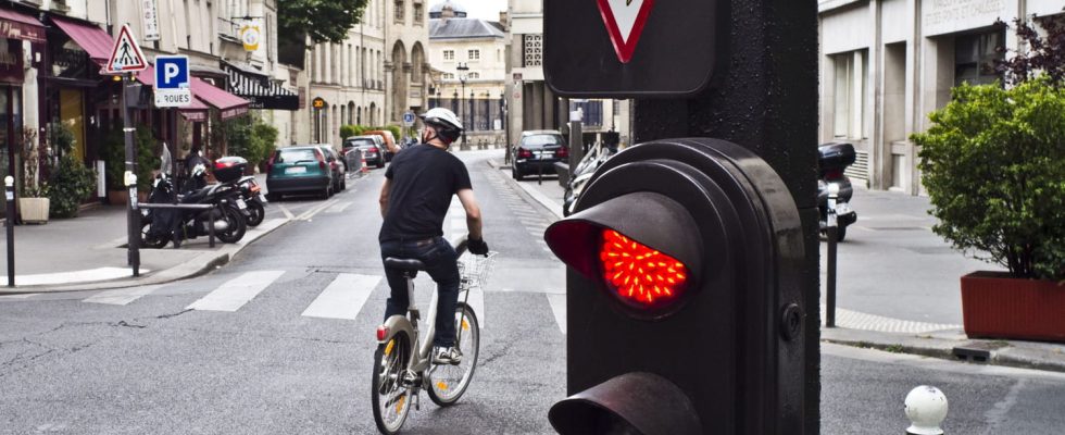 What does this sign mean Too many motorists ignore this