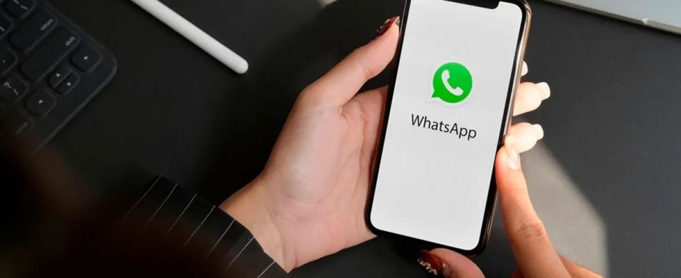 WhatsApp Redesigns the Status Tab