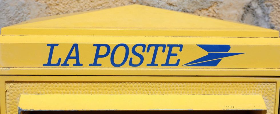 While La Poste seeks to resell its shares in its