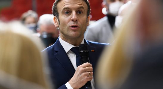 Will Emmanuel Macron maintain the debate at the Agricultural Show