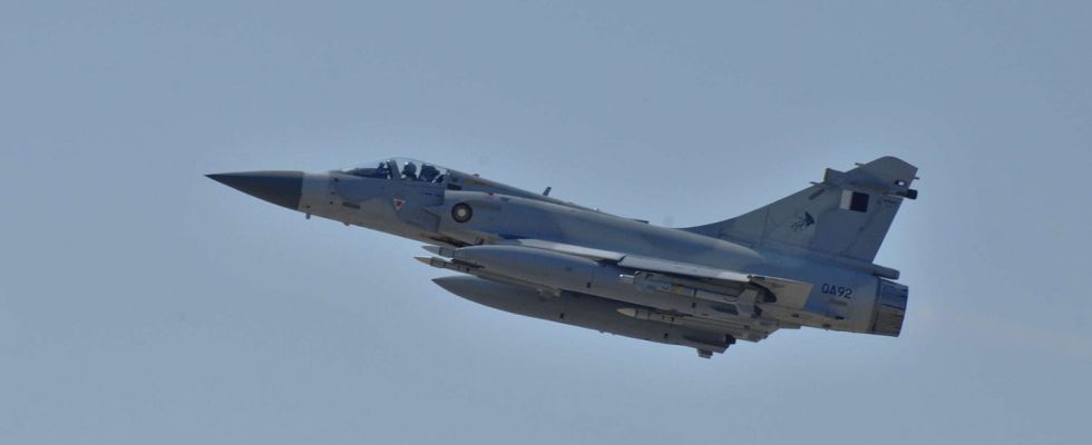 a French plane sent to meet a Russian plane