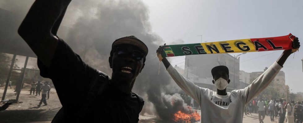 new clashes between demonstrators and police in Dakar