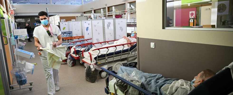 the stretcher patient a new gauge of a profound illness