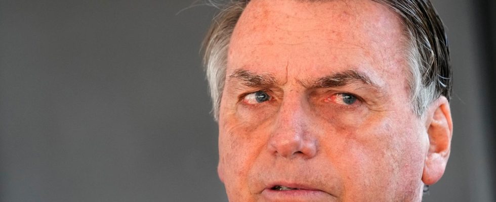 Bolsonaro is accused of false vaccine certificates