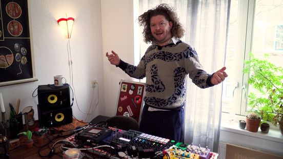 ButterBoter vomits energy into the world with his homemade synthesizer