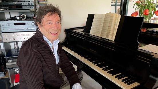 Composer and pianist Laurens van Rooyen 88 died suddenly