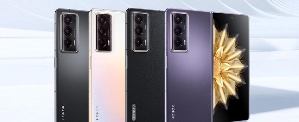 Honor Magic V2 is on sale in Turkey