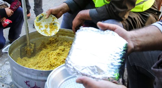 How this star chef delivers millions of meals to Gaza