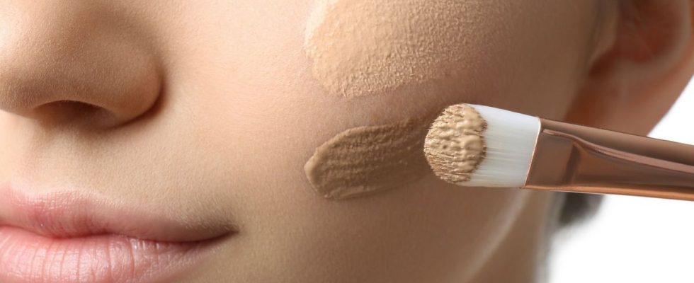 How to choose the right foundation shade A makeup artist