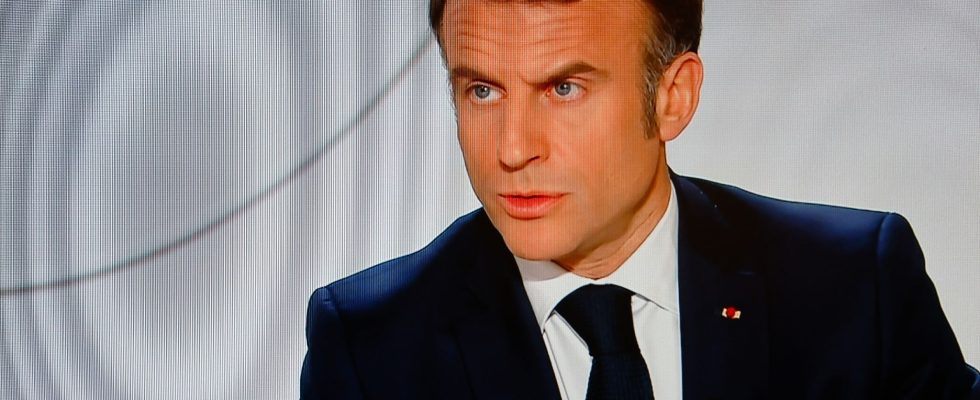 Macron warns that Russia will not stop at Ukraine if