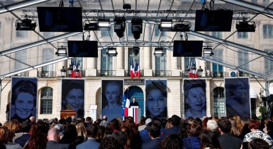 Place Vendome a ceremony to celebrate the constitutional text