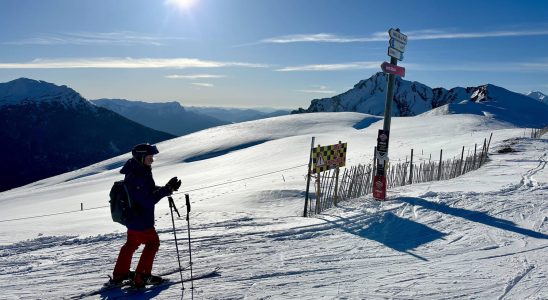 Snow 3 departments placed on orange avalanche alert by Meteo France