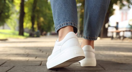 This simple tip to take 10000 steps a day without