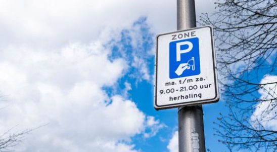 Utrecht VVD starts poster campaign against paid parking in the