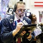 Wall Street rises after negative series waiting for macro data