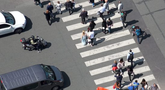 We see this every day on pedestrian crossings but it