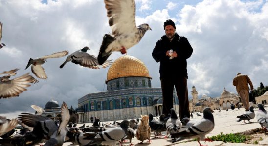 around the al Aqsa mosque restrictions eased but concern grows