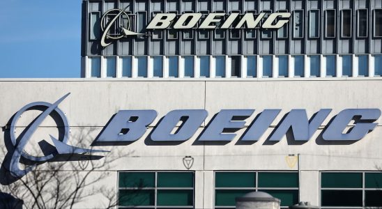 the death of a whistleblower plunges the aircraft manufacturer back