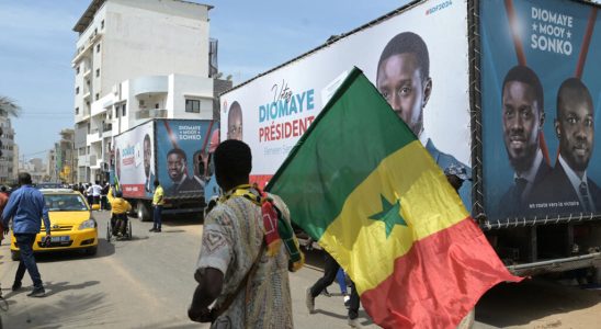 the various candidates leave their electoral caravans from Dakar