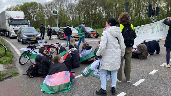 Demonstration at Utrecht ring road exit A27 closed