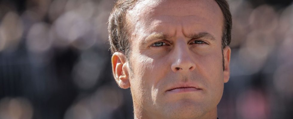 Does Macron really want to share the nuclear bomb with