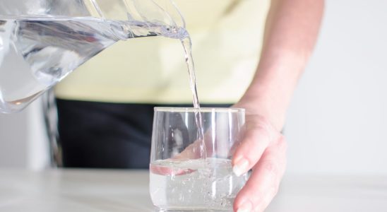 Drinking water during meal might not be such a good